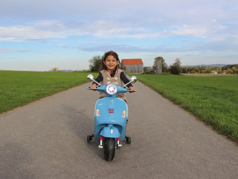 Elektrische Vespa scooter Ride On<JAMARA Hot